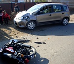 Под Астраханью столкнулись скутер и иномарка: 14-летний водитель мопеда госпитализирован