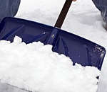 Астрахань заметает снегом, на дороги вышли 46 единиц техники