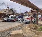 На проклятом перекрестке в Астрахани столкнулись два такси одной службы