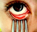 Астраханка в ходе ссоры воткнула оппоненту вилку в глаз