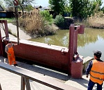 В Астрахани городские ерики наполняются водой