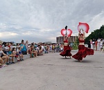 На Аллее семьи прошло представление театра под открытым небом