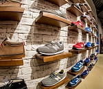 Астраханец пытался незаметно вынести из магазина пару кроссовок