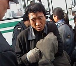 Астраханские судебные приставы отправили 21 китайца-нелегала домой