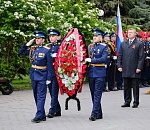 Астраханский губернатор почтил память солдат Великой Отечественной войны