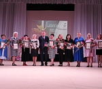 Игорь Мартынов поздравил камызякских учителей с праздником и рассказал о мерах поддержки