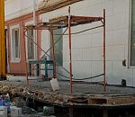 Хитренькие жители многоэтажки в Астрахани пристроили к квартире еще одну "комнату"