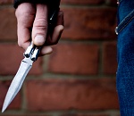 Под Астраханью мужчина с ножом напал на влюбленных