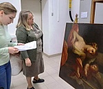 Три полотна Астраханской картинной галереи отправлены в Москву на реставрацию