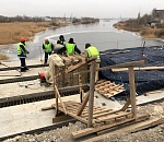 Что сейчас происходит на Милицейском мосту - в фотографиях