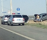 В Астрахани автоледи не справилась с управлением: иномарка опрокинулась