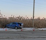В Астрахани иномарка протаранила столб
