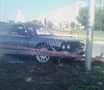 В Астрахани водитель хотел эффектно развернуться, но повстречался с забором