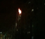 Крупный пожар в многоэтажке в Астрахани попал на видео