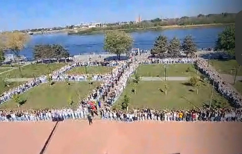 Во флешмобе ко Дню Победы приняли участие около полутора тысяч юных астраханцев