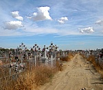 У астраханца за долги забрали надгробие