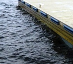 Под Астраханью умер упавший с понтона рыбак 