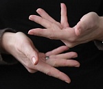 В астраханском губернском техникуме сурдопереводчик "кинула" студента