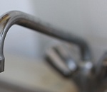 Жители левобережья Астрахани станут меньше платить за горячую воду