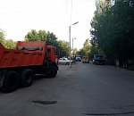 Администрация Астрахани убрала мусорные баррикады на ул. Сун-Ят-Сена 