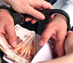 В Астрахани задержали адвоката, пытавшегося «заработать» треть миллиона мошенническим способом