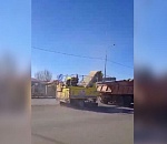 В Астрахани улицы чистят увлажняющим пылесосом