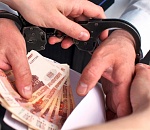 За 600 тысяч рублей астраханец пообещал знакомому развалить его уголовное дело