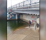 В центре Астрахани из Кутума достали тело 