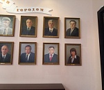 Фото дня: в администрации Астрахани нет места для Алены Губановой