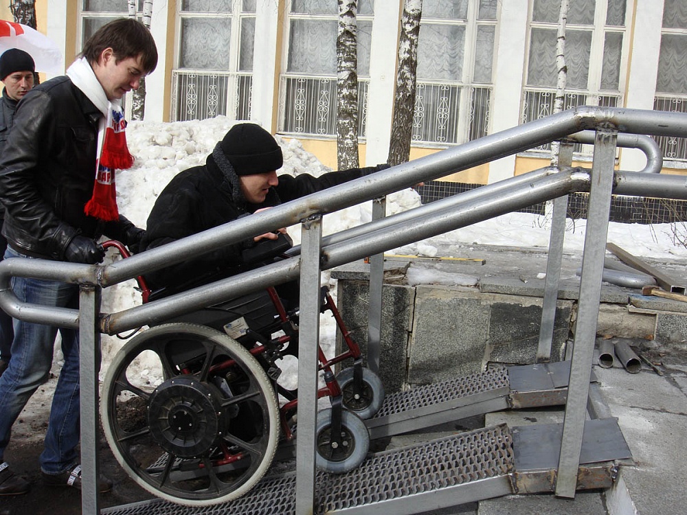 Здания Астраханской области проверят на степень их доступности для инвалидов