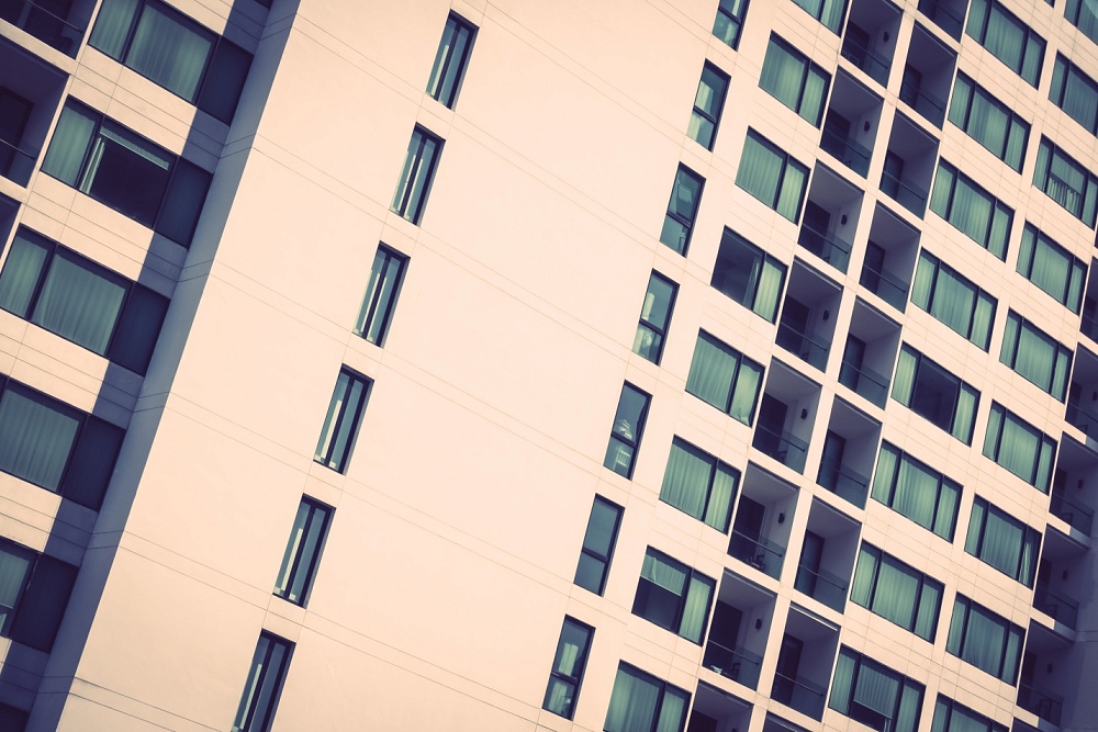 Астраханец разбился насмерть, упав с 11-го этажа 