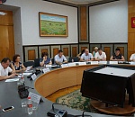 Депутаты Облдумы решают вопрос с очередями за справками