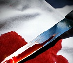 Шла по улице, истекая кровью: в Астраханской области пенсионер пырнул гостью в живот ножом