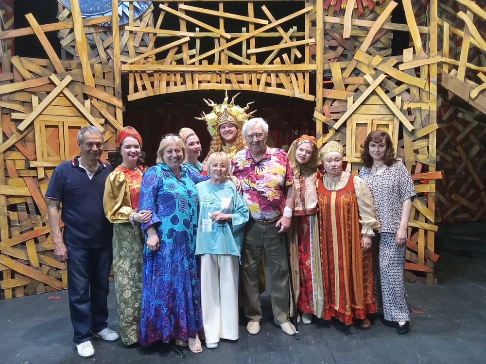 Народная артистка России приехала в Астрахань посмотреть легендарный спектакль ТЮЗа