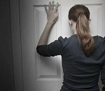 У астраханки арестовали квартиру за долги