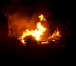 Пороховая улица в Астрахани оправдала свое название: пылает бывшее общежитие