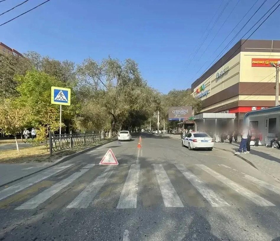 В Астрахани на пешеходном переходе сбили девочку