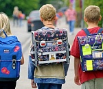 Астраханские первоклашки таскают ранцы в два раза тяжелее нормы