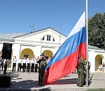 В Астраханском кремле торжественно подняли флаг России  