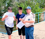 Астраханских родителей начали штрафовать за детей у воды без присмотра