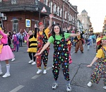 Игры, клоуны, дегустация напитков, показ мод: как Астрахань отмечает свой день рождения