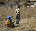 В разгар пандемии жители астраханского села столкнулись с проблемой, чем помыть руки