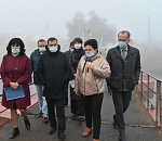 В Астрахани ремонтируют два пешеходных моста