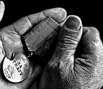 Прокуратура добилась ужесточения наказания для астраханца, укравшего медали у ветерана