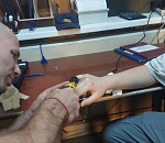 Астраханские спасатели помогли подростку избавиться от кольца