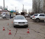 В Астрахани иномарка задним ходом сбила женщину