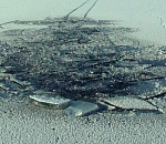 В Енотаевском районе еще двое мужчин провалились под лед и утонули