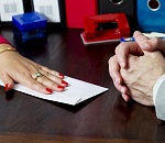 Астраханка, спасая друга от банковских долгов, попала под следствие