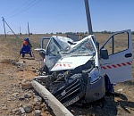 Под Астраханью машину ДорСветСтроя с рабочими расплющило в аварии