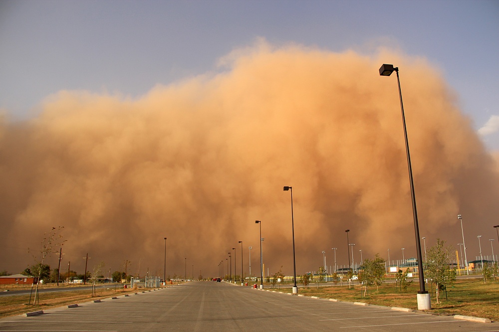 Астраханцам в течение трех дней обещают пыльные бури